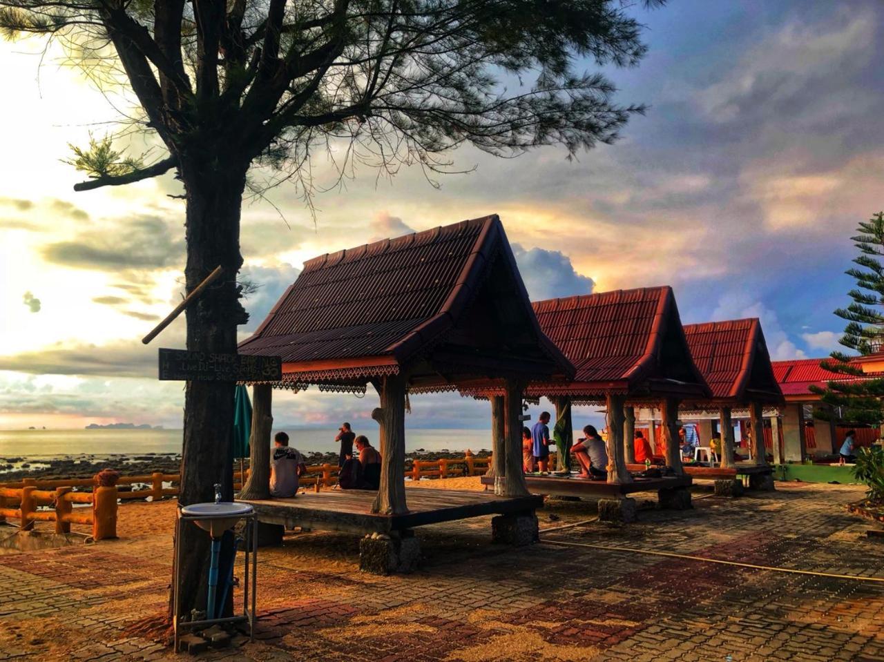 Prukrom Lanta Guesthouse Koh Lanta Luaran gambar